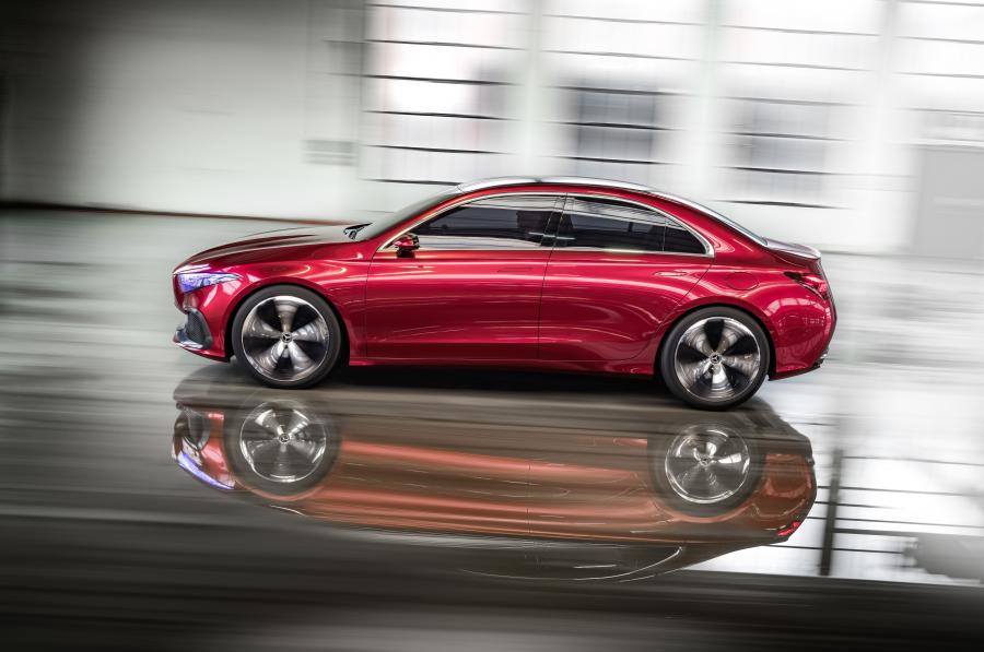 Mercedes-Benz Concept A Sedan 2017 года  (фото 9 из 10)